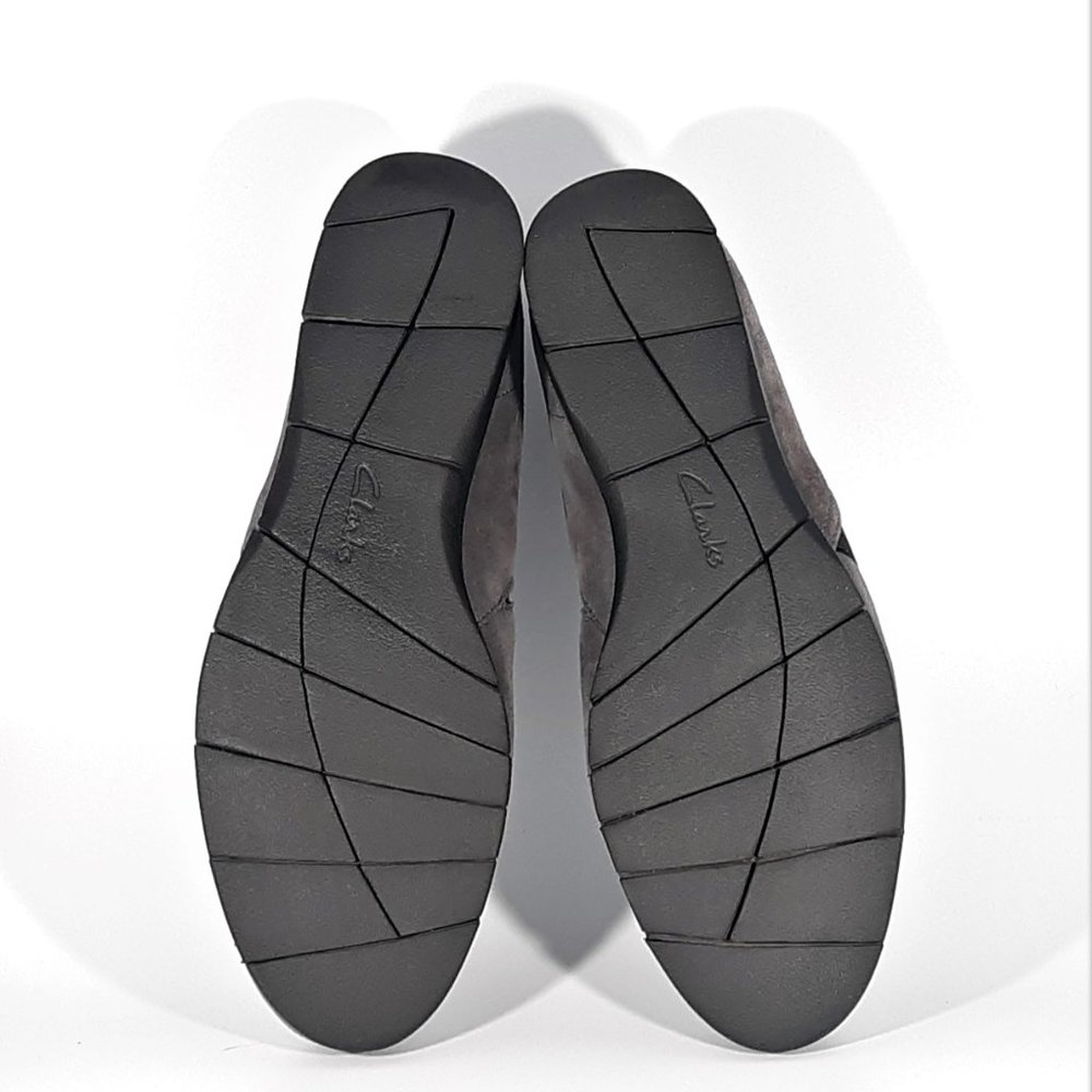 Clarks Artisan Daelyn Monarch Nubuck Suede Slip On - image 7